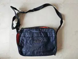 2 Buah Tas Kerja / Laptop