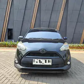 Toyota Sienta V at 2017 Bensin