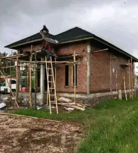 Renovasi atap lama ganti baja ringan atap genteng metal, plafon pvc