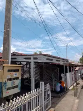 Kanopi teras rumah menggunakan baja ringan atap galvalum pasir murah