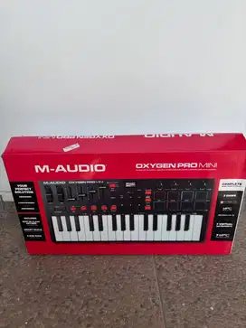 Midi Controller M-Audio Oxygen Pro Mini 32 [LIKE NEW] HARGA TURUN
