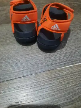 Sepatu sandal Adidas baby made in vietnam