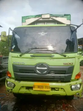 HINO WINGBOX FL235JW 2019 TRONTON 6X2 TGN1 ORIGINAL SIAP KERJA MANTAP