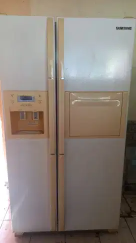 Kulkas samsung 2pintu