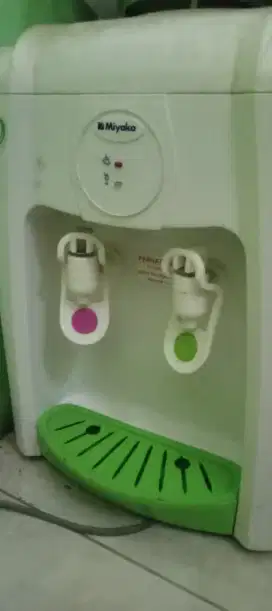 Dispenser Miyako bekas kondisi bagus hot and cold