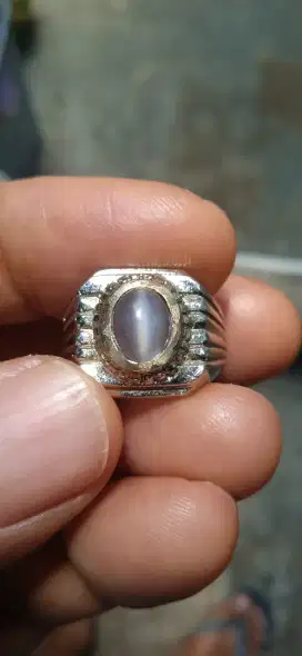 Cincin batu cat eye