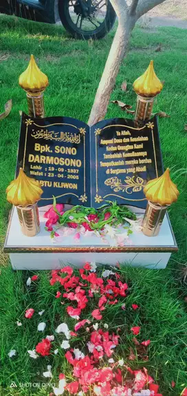 Pengrajin Batu Nisan