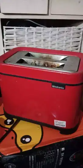 Brabantia Pemanggang Roti Toaster 2 Slot Merah