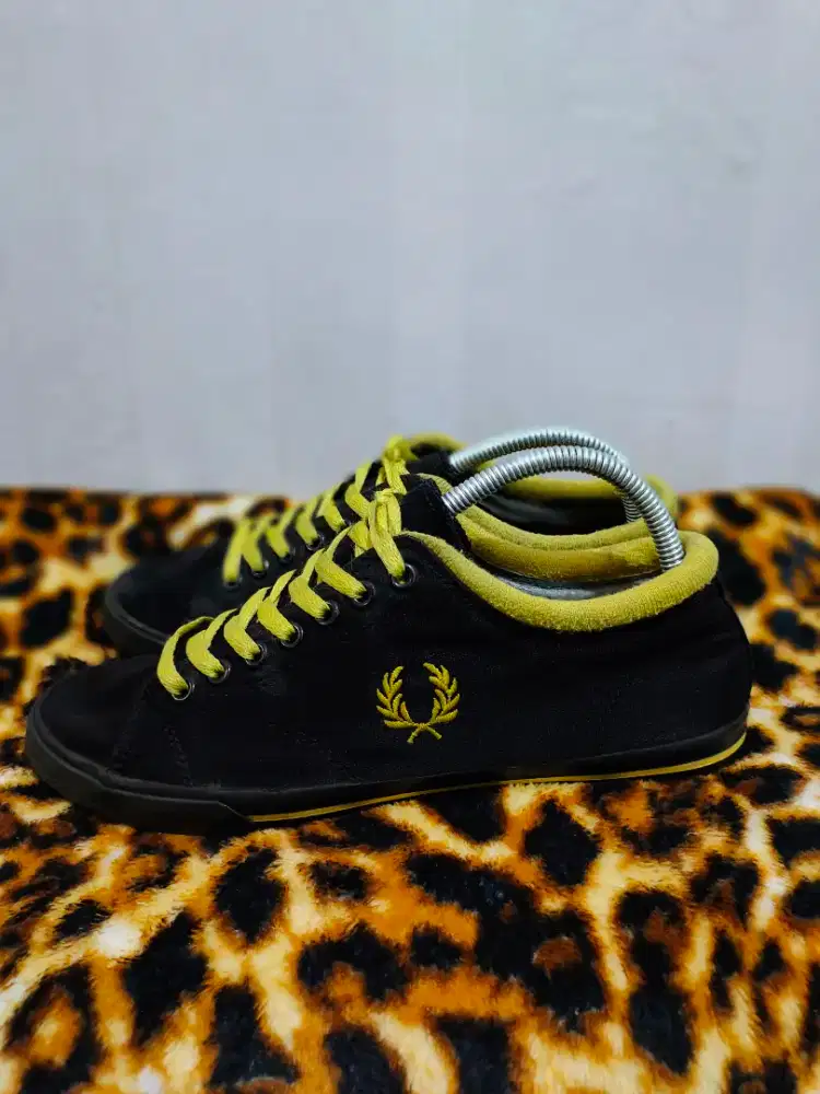 Sepatu fred perry size 41