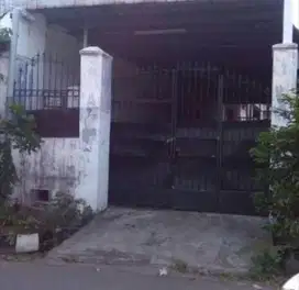 Rumah hitung tanah luas tengah kota surabaya timur SHM