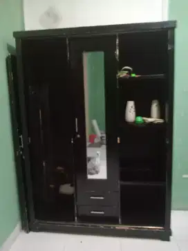 Lemari Pakaian 3 pintu Sliding Kaca