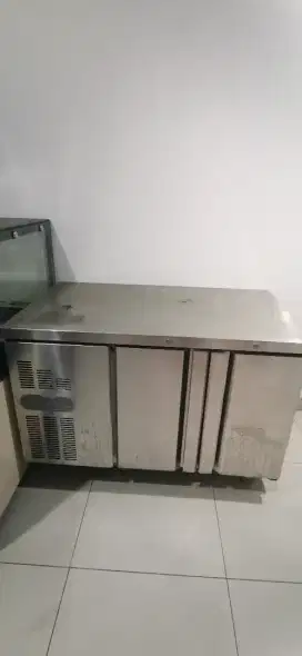 undercounter chiller gea 2 pintu UC 120 2D