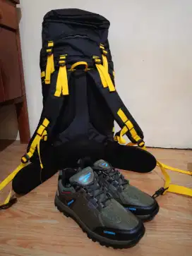 paket naik gunung tas gunung csrrier dan sepatu gunung