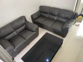 Dijual Sofa Informa 3 seater, 2 seater, dan meja tamu