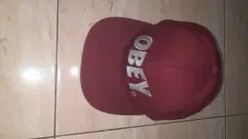 Topi dewasa obey stelan