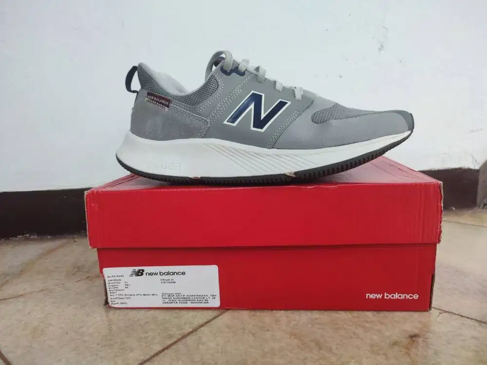 Sepatu New Balance Dynasoft UA900