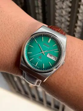 Jam tangan Seiko Quartz SQ green dial, gokil sih ijo nya, langka