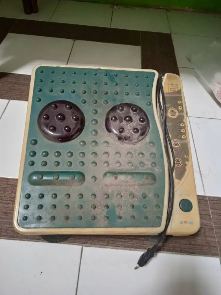 Pijatan kaki bekas merk aowa, masih berfungsi