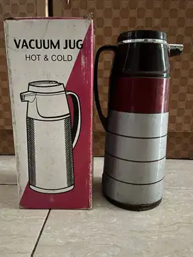 Termos Kaca Peacock Japan Vacuum Jug 1600ml Air Panas Dingin