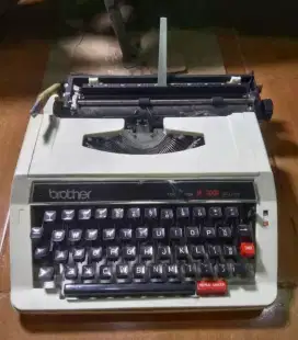 Jual mesin tik jadul merk BROTHER (M-2000 DELUXE)