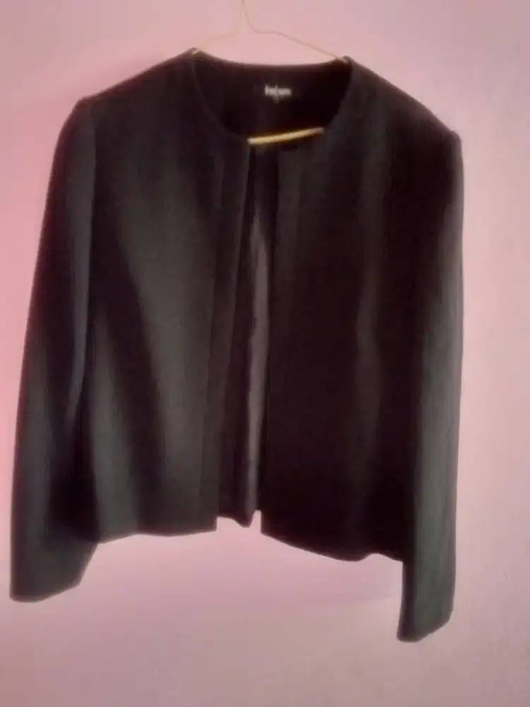 Blezer hitam ukuran s