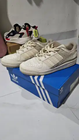 Sepatu Adidas Forum Low Classic IE7165 White