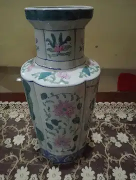 Guci keramik jadul , ada dua pcs.