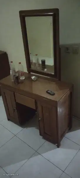 Meja Rias kayu jati