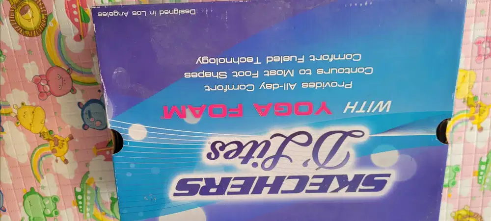 dijual sandal sepatu BARU merk Sketcher