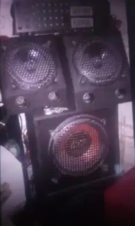 Amplifier merk CLEVE AUDIO plus speaker