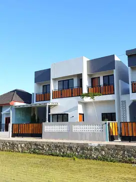 Rumah Baru View Persawahan di Banguntapan