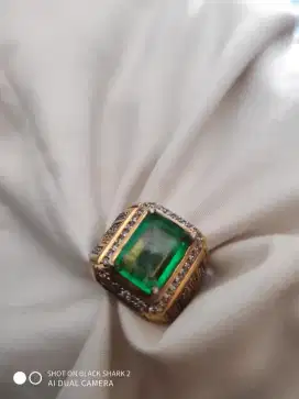 Cincin batu emerald jamrud hijau