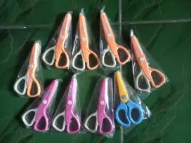 9 GUNTING KECIL GERIGI