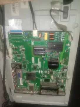 TV Board TCL L32S4900