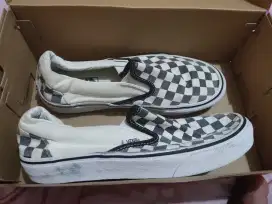 Sepatu Vans catur slip on kotak2 no 39