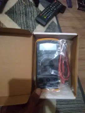 Multimeter tegangan