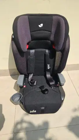 Joie elevate carseat