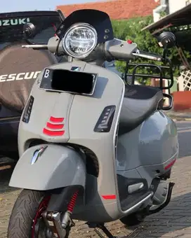Dijual Vespa GTS 150 Iget 2022 Abu Abu
