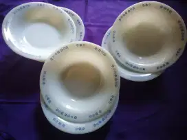 Setengah lusin mangkok cantik Indopal
