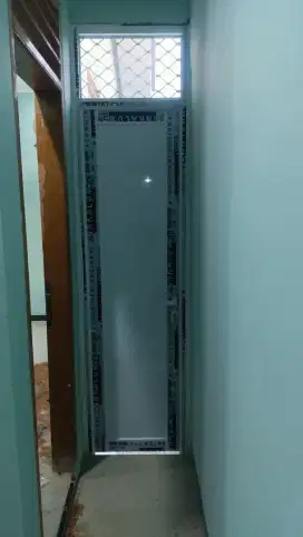 1 Set Pintu Almunium Dan 1 Set Jendela Almunium
