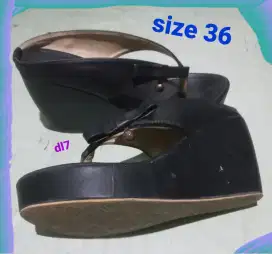 Sandal wedges wanita moerah