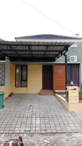 Di Jual cepat rumah semarang atas (tembalang)