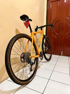 Sepeda Gravel Borneotrack