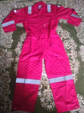 Cuci Gudang Baju tahan api (FRC) coverall