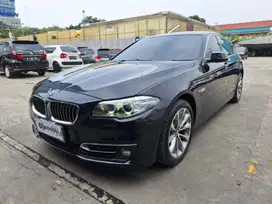 WEEKEND SALE!!!  TDP 53Jt BMW 520i 2.0 Luxury Bensin-AT 2015 Hitam