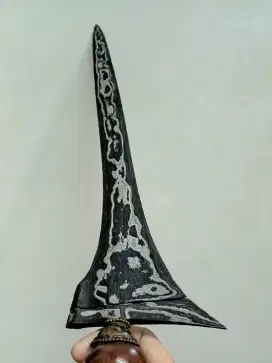 Keris sepuh Brojol pamor Wengkon isen pusaka kuno