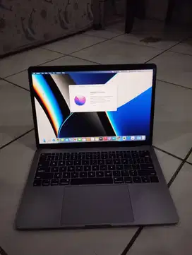 Macbook Pro 13 2017 i5 8 256gb