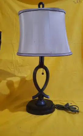 LAMPU MEJA / LAMPU KAMAR ANTIQUE