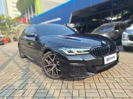 [OLXmobbi] BMW 520i 2.0 M Sport Bensin-AT 2023 Hitam