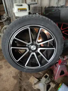 Velg Ring 18 Pcd 5/114 ET40+Ban Goodyear EfficientSUV235/50Belinya16jt